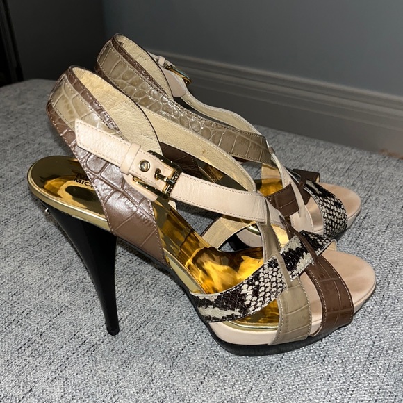 Michael Kors Niki Cross Strap Sandals - Picture 1 of 5